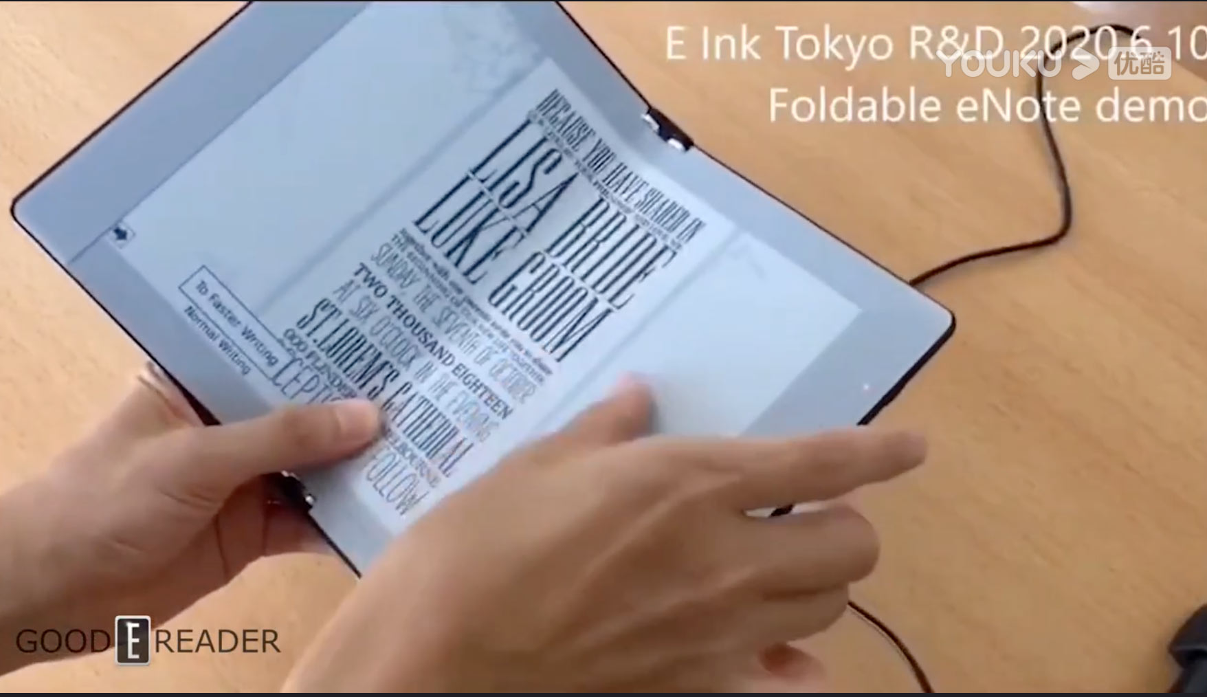 E-Ink演示了一款折叠式电子阅读器 还可以做笔记
